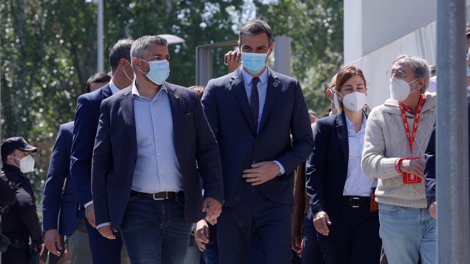 Sánchez convoca a la Ejecutiva del PSOE para analizar el varapalo en Madrid Sánchez convoca a la Ejecutiva del PSOE para analizar el varapalo en Madrid