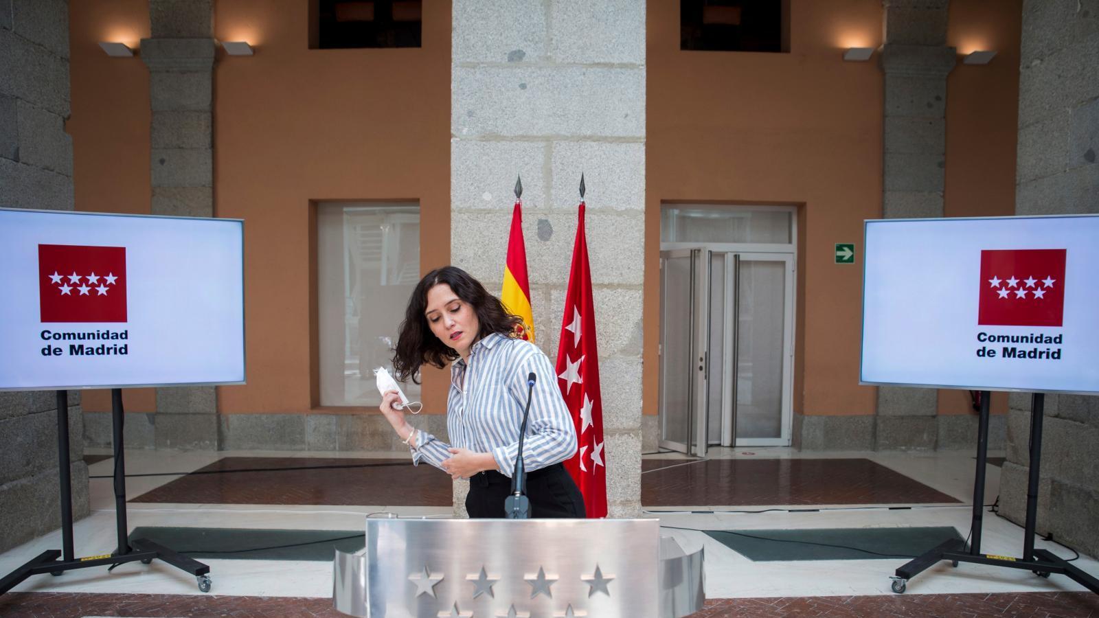 Díaz Ayuso pide no "criminalizar" a Madrid con "cañas, toros y borrachera"