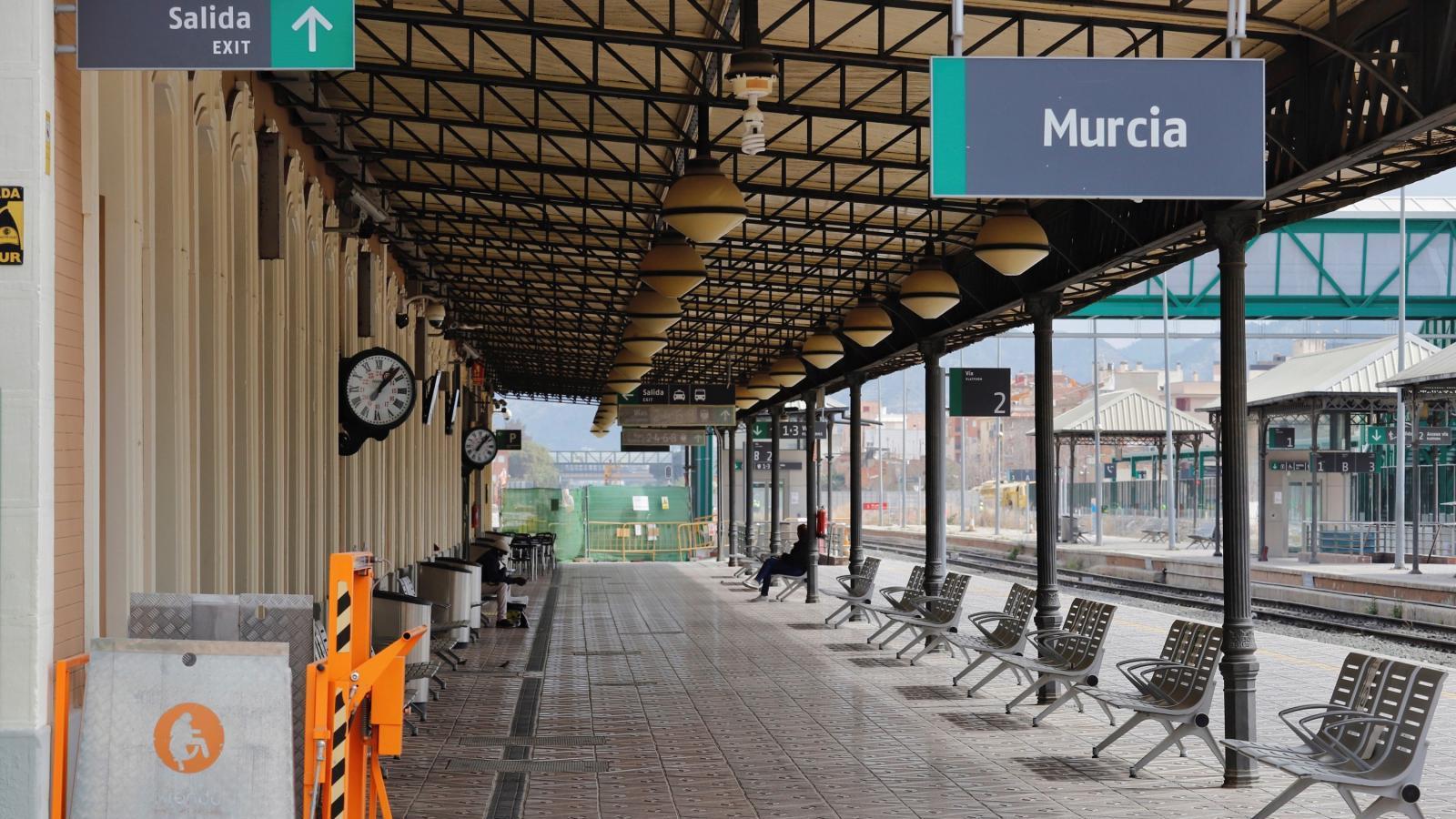 Renfe restablece el servicio de trenes que enlazan Madrid y Albacete con Murcia