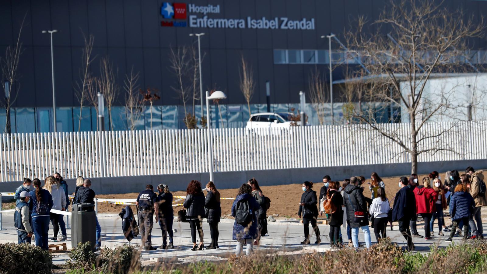 Comienza la vacunación a personas de entre 50 y 55 años en Madrid
