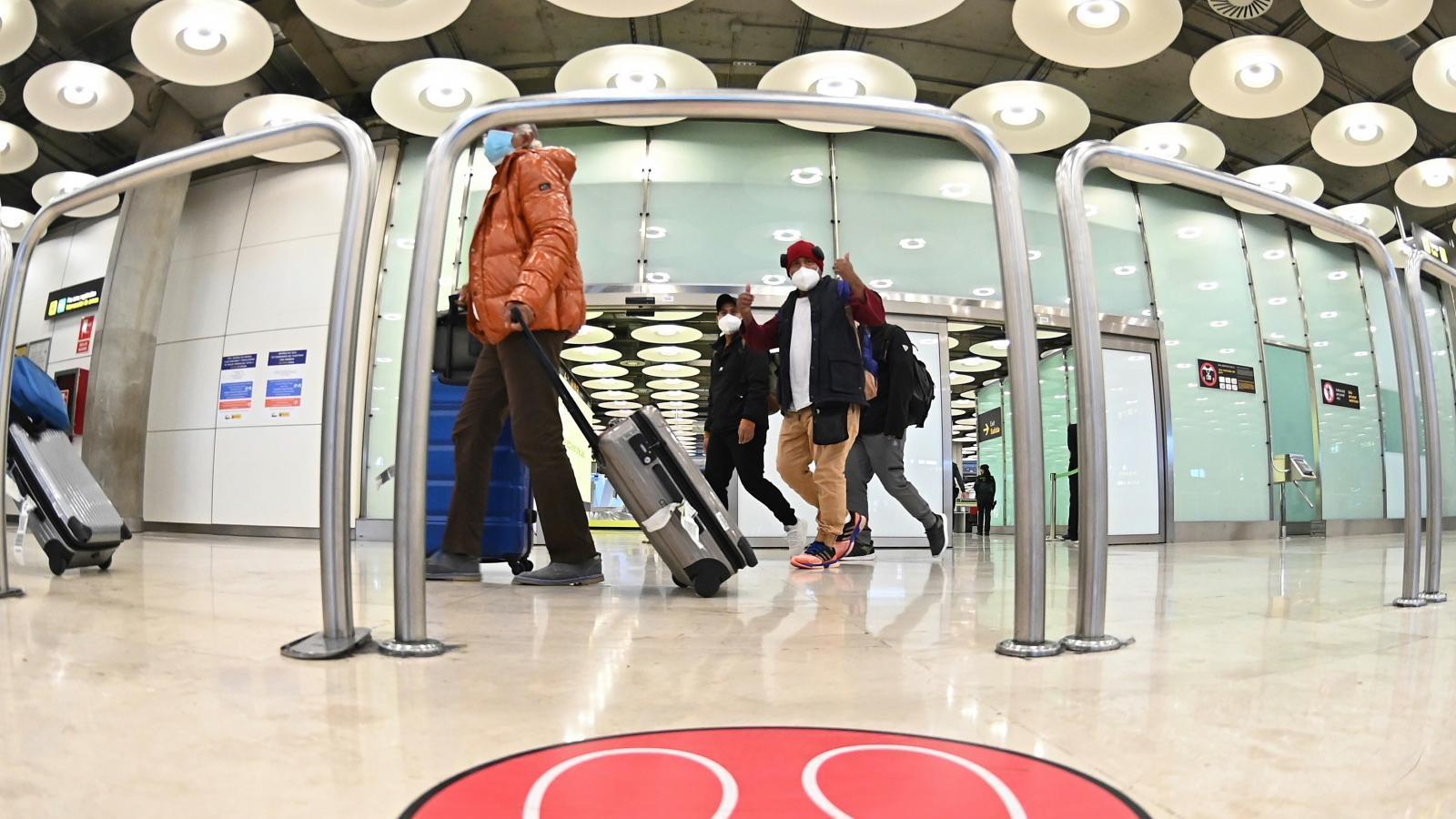 España prorroga hasta el 26 de junio la cuarentena para pasajeros de India