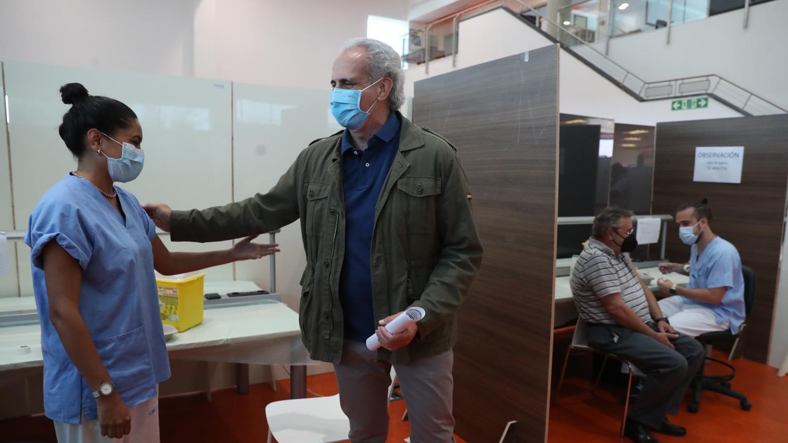 La Comunidad de Madrid pide más control en Barajas tras detectar 109 positivos desde Colombia
