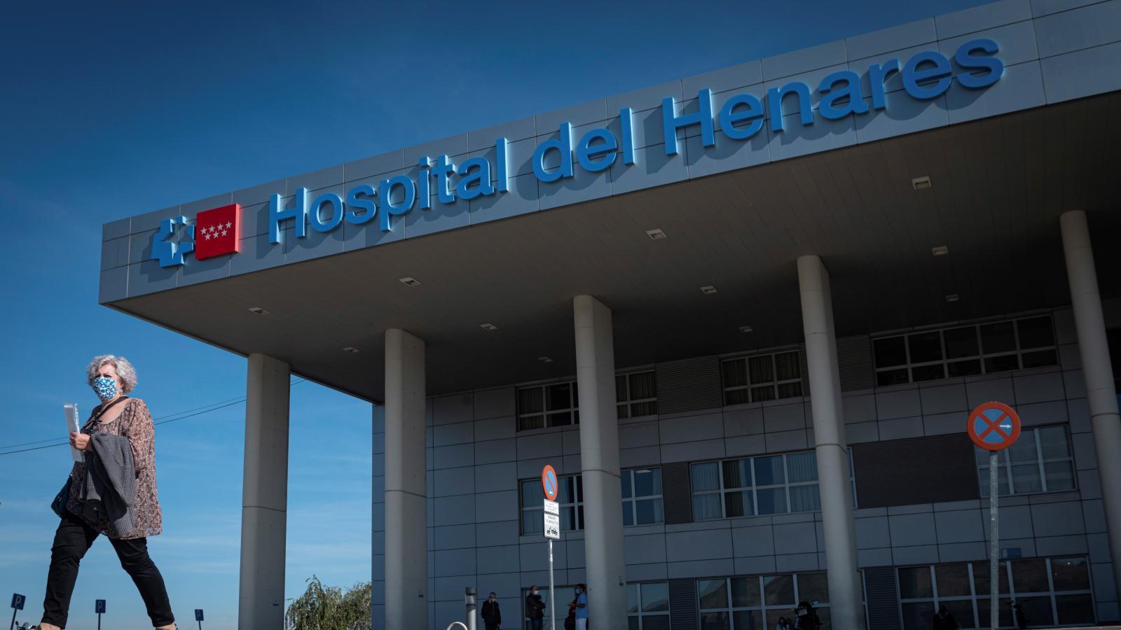 Piden investigar la muerte de una mujer en una operación en Hospital Henares