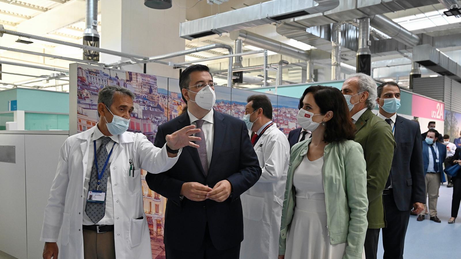 El Hospital Zendal comenzará a vacunar las 24 horas a partir de la semana que viene