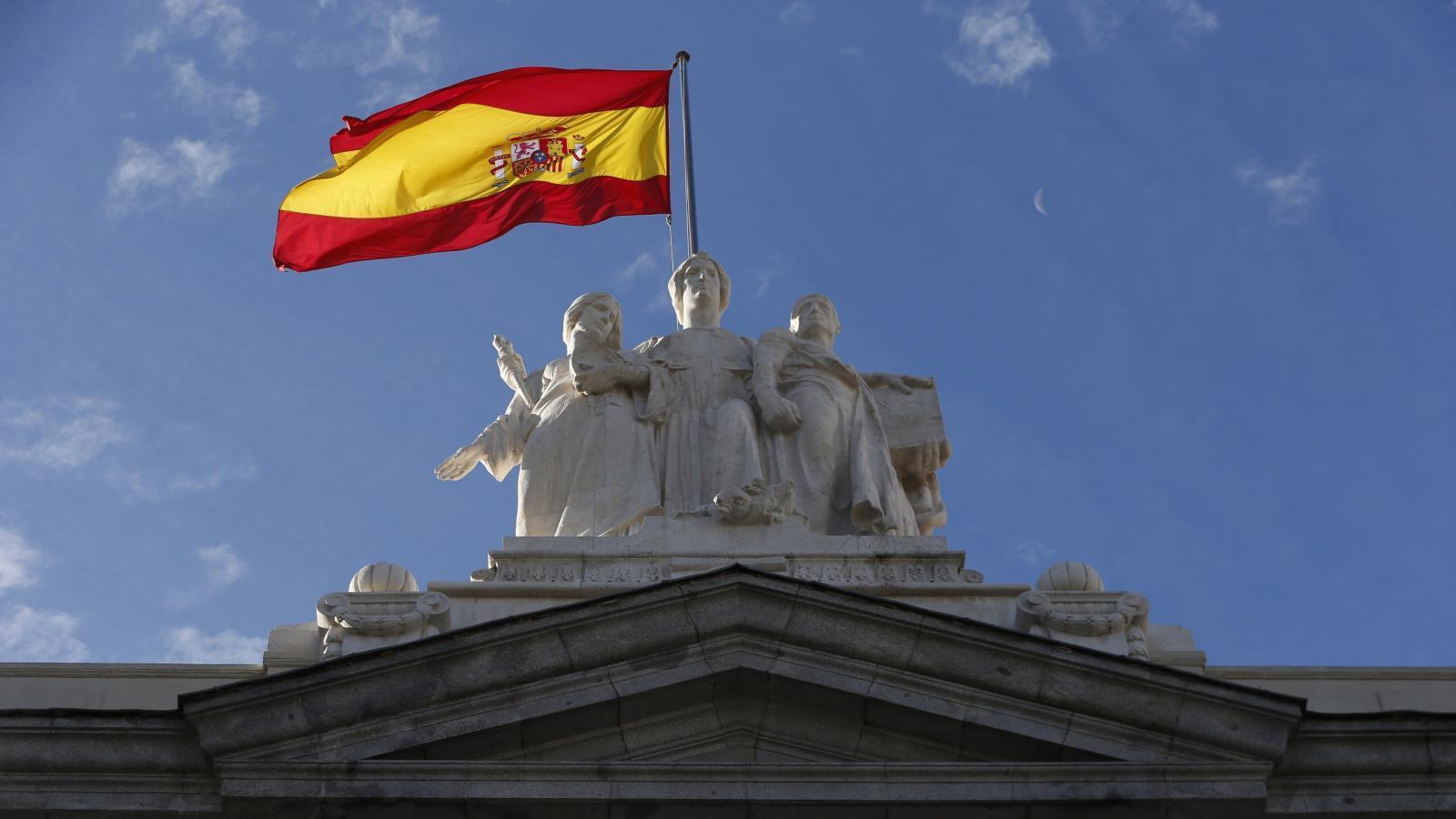 Los trabajadores públicos interinos pasarán a indefinidos no fijos si la selección dura más de 3 años