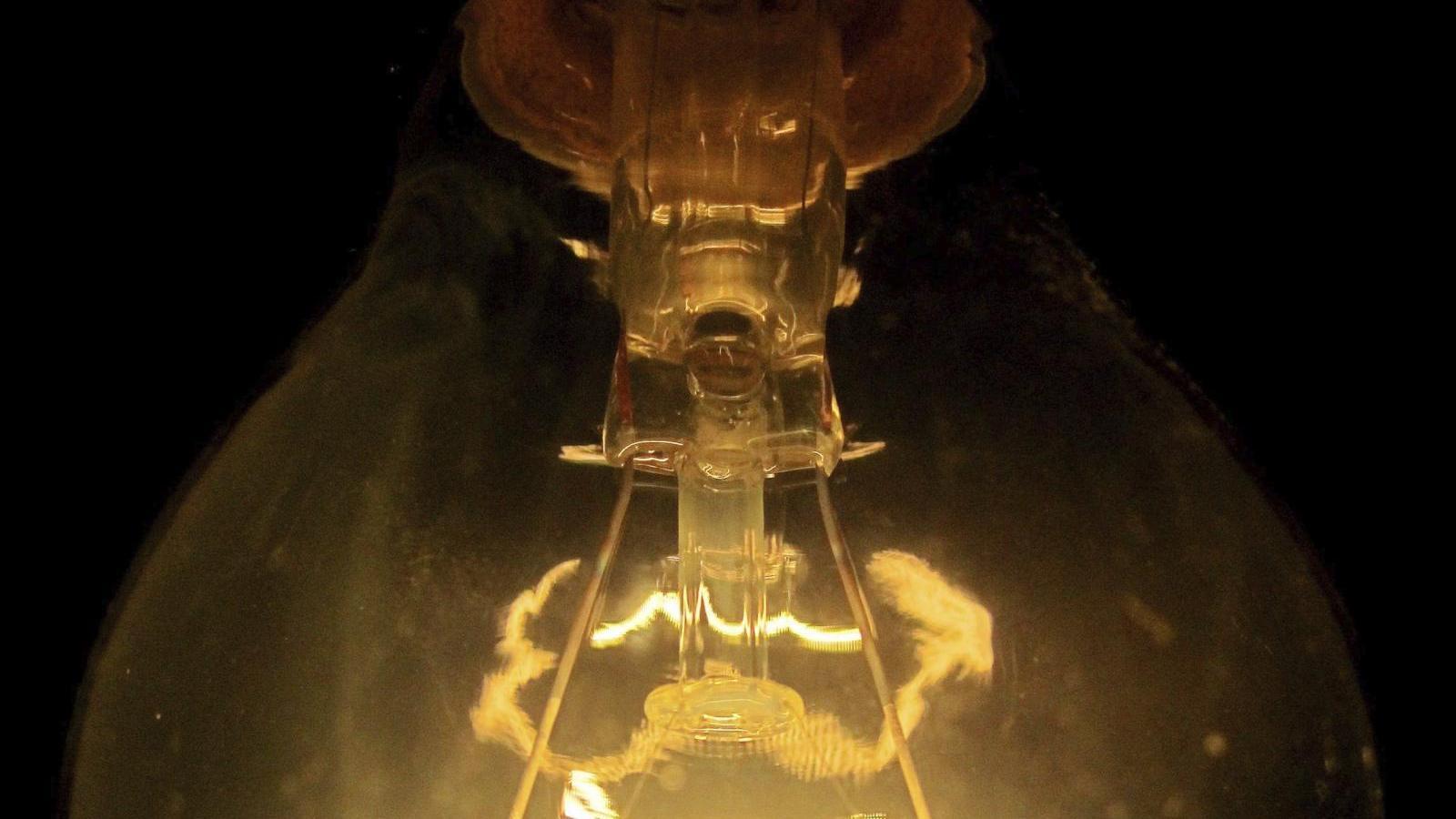 El recibo de luz sube un 3,6% frente a mayo y es un 38% más caro que hace un año