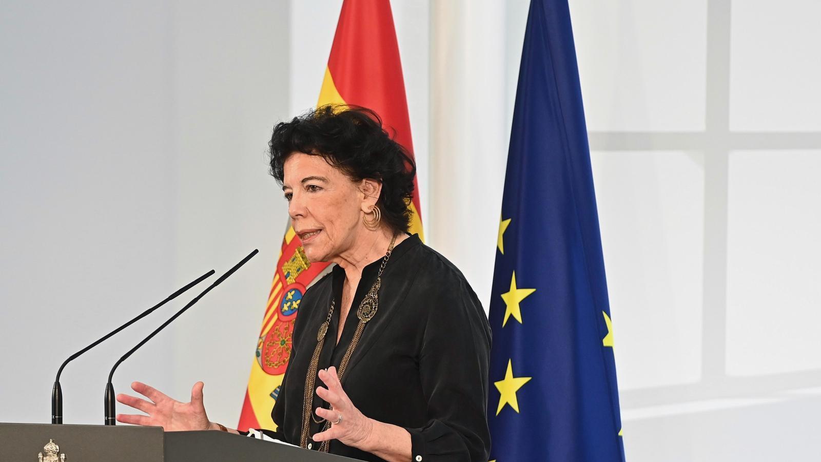 Isabel Celaá anuncia que alumnos de 12 a 17 años empezarán el curso vacunados