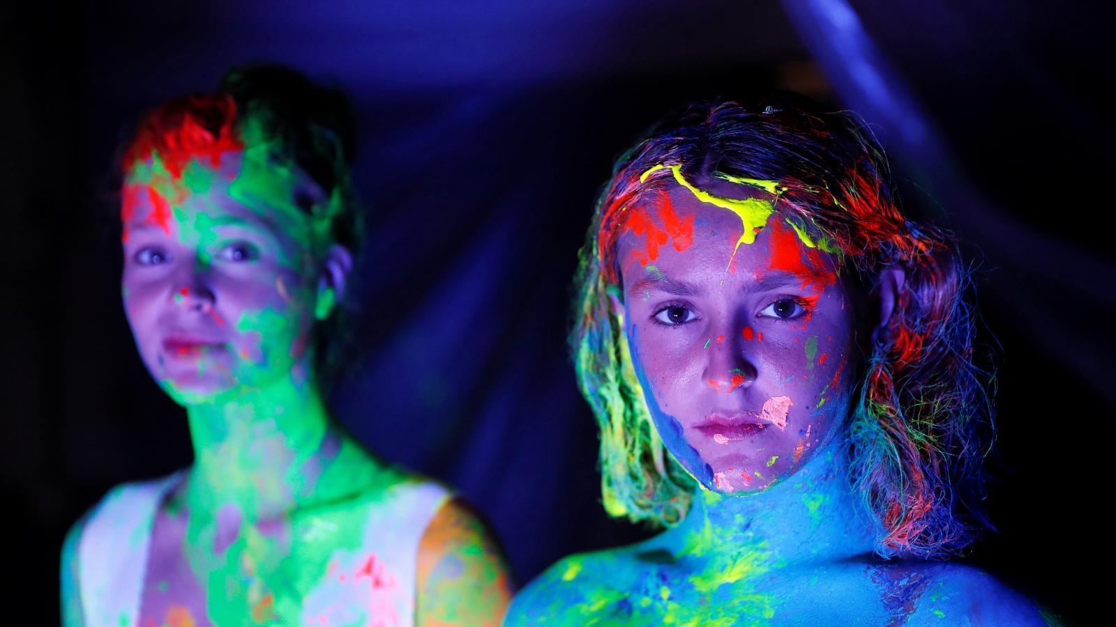 Manuel Fernández crea una colección nupcial junto a mujeres victimas de trata