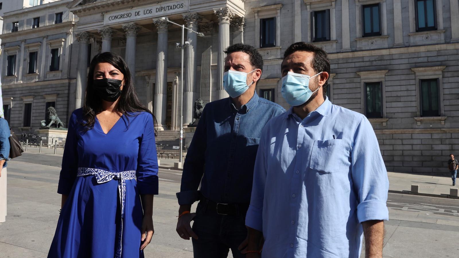 Vox culpa a PP y PSOE de "la precariedad y temporalidad" en las Fuerzas Armadas