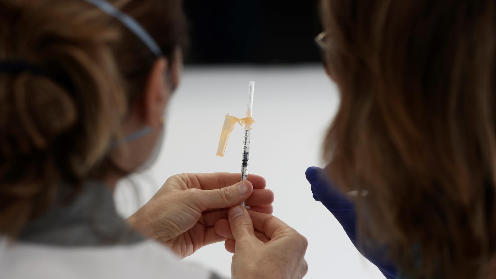 Más de 100.000 mayores de 40 años son repescados en una semana para vacunarse