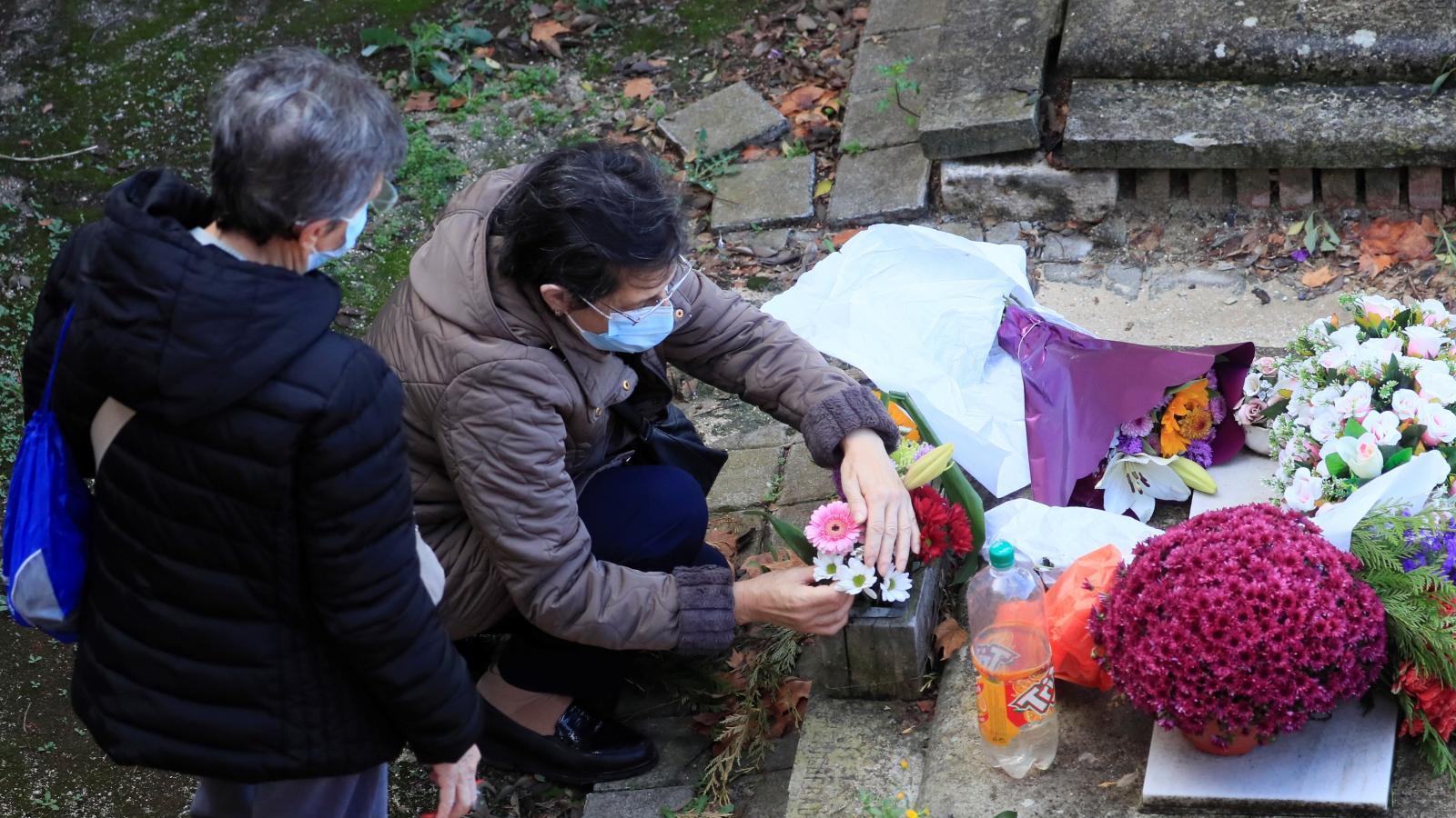 El cementerio de la Almundena recupera la normalidad sin aglomeraciones