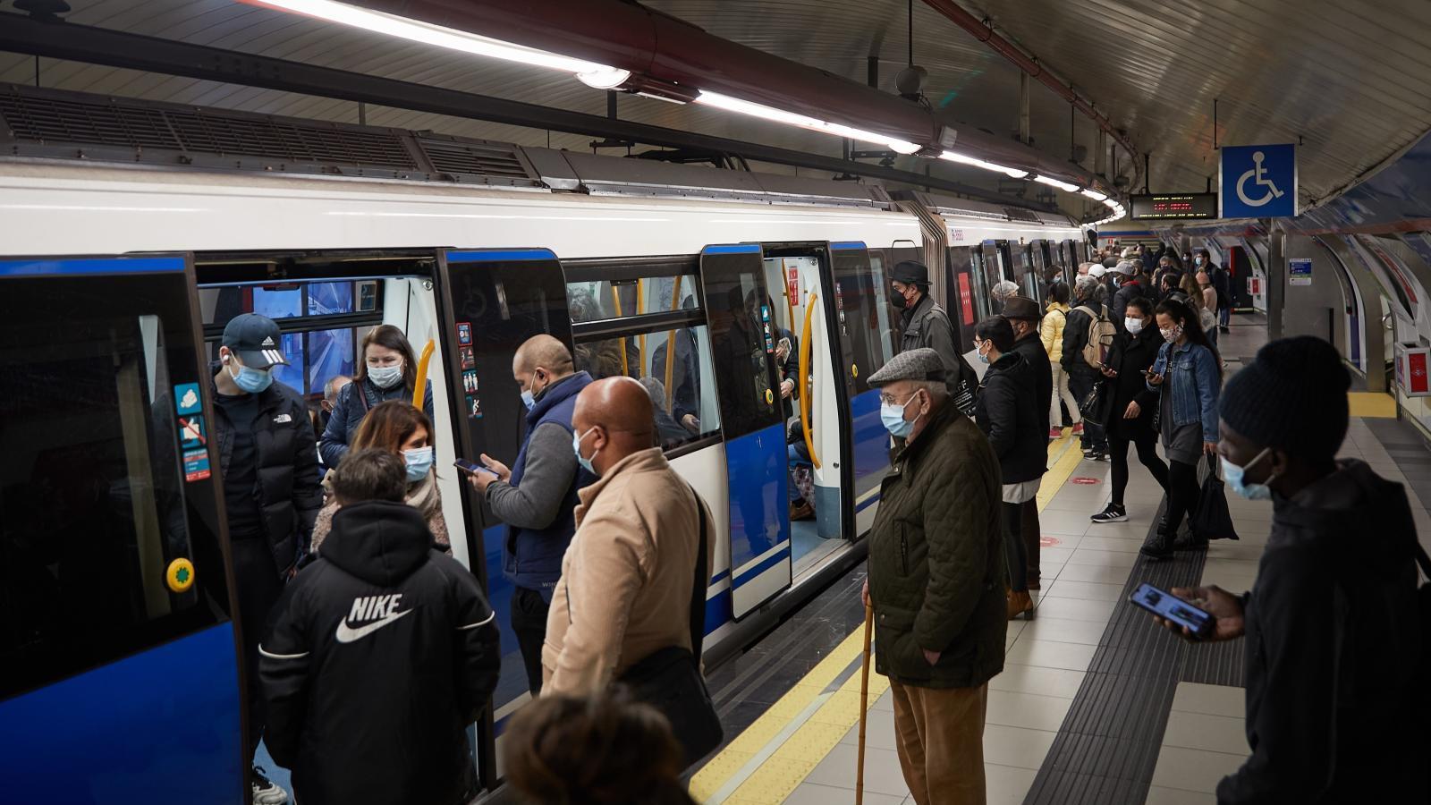 El bono transporte a 3,3 euros para mayores y la unificación de las zonas C1, C2 y B3 entra en vigor el 1 de enero