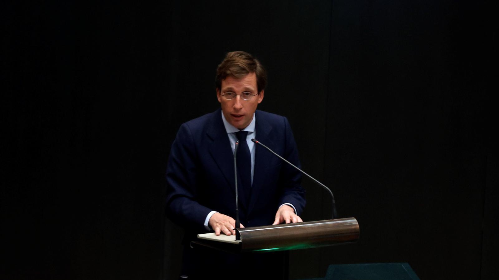 Martínez-Almeida condena el "festival de humor" de Tezanos tras el CIS de Castilla y León