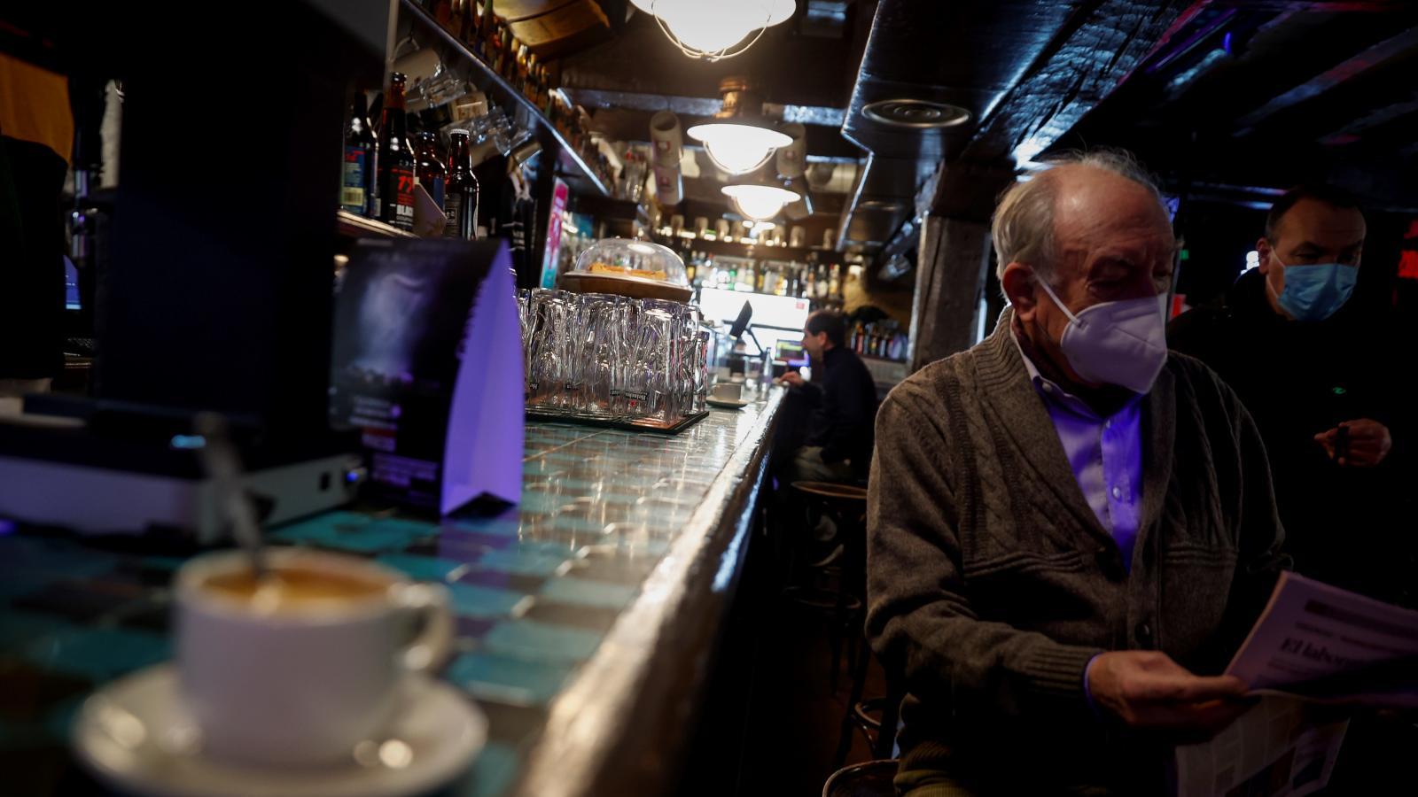 La Comunidad adapta las restricciones a la nueva estrategia de vigilancia y control del covid