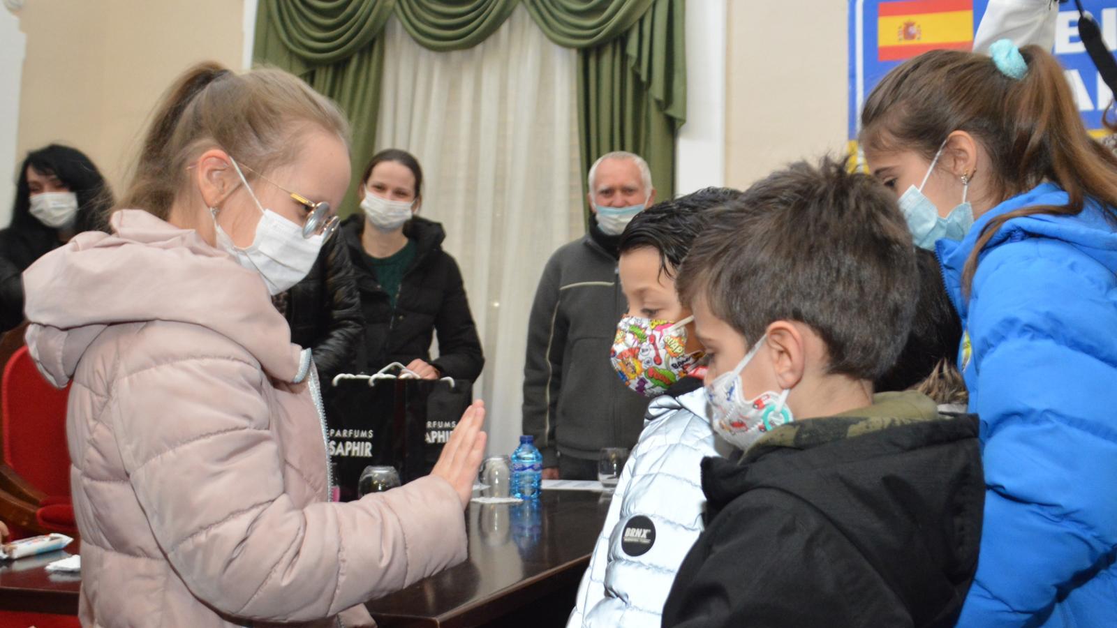 Más de 13.000 menores ucranianos escolarizados, el doble que hace una semana