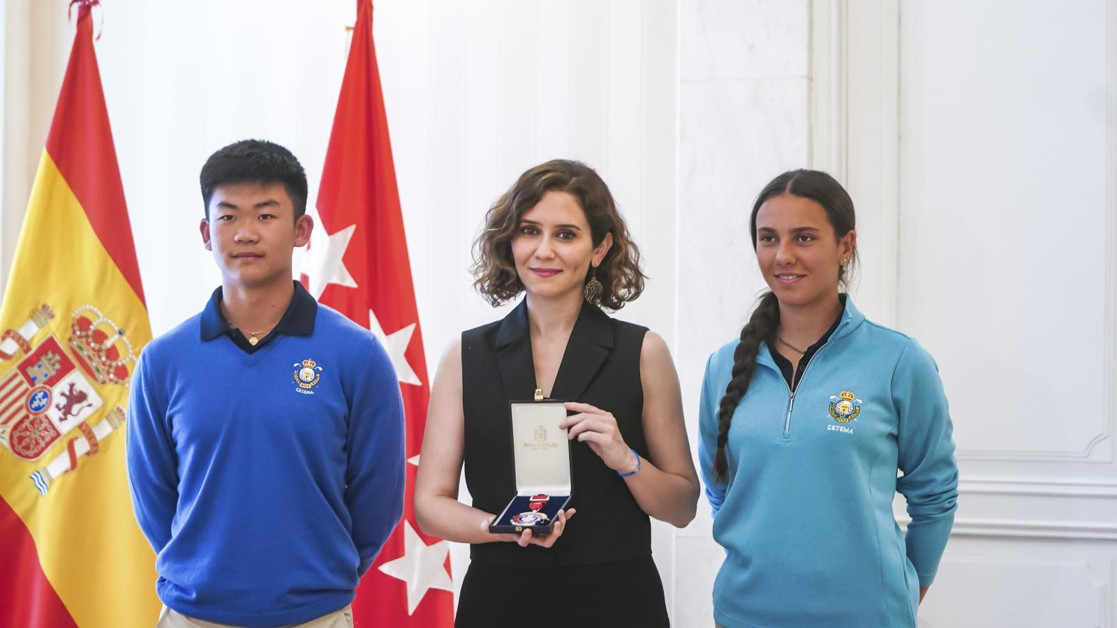Isabel Díaz Ayuso recibe la Medalla de Oro al Mérito en Golf 