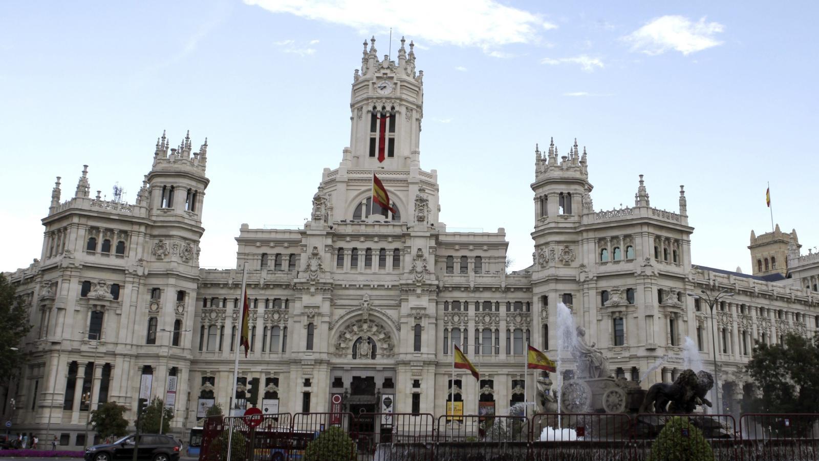 Más Madrid, PSOE y Podemos se personan en la causa de los comisionistas