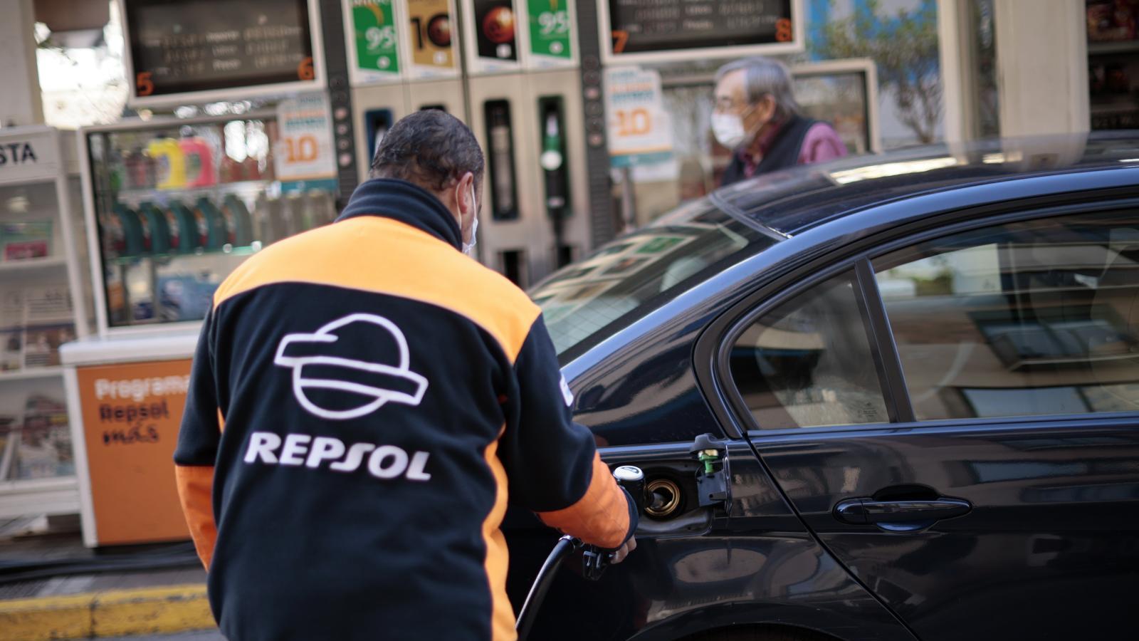 El descuento dispara la tensión entre pequeñas y grandes gasolineras