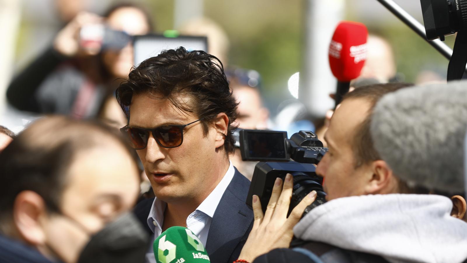 El juez abre la puerta a levantar la imputación por alzamiento de bienes a Luis Medina