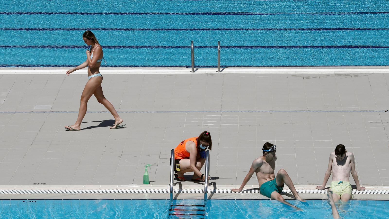 Sanse abre sus piscinas sin limitaciones y retoma descuentos de hasta el 50 %