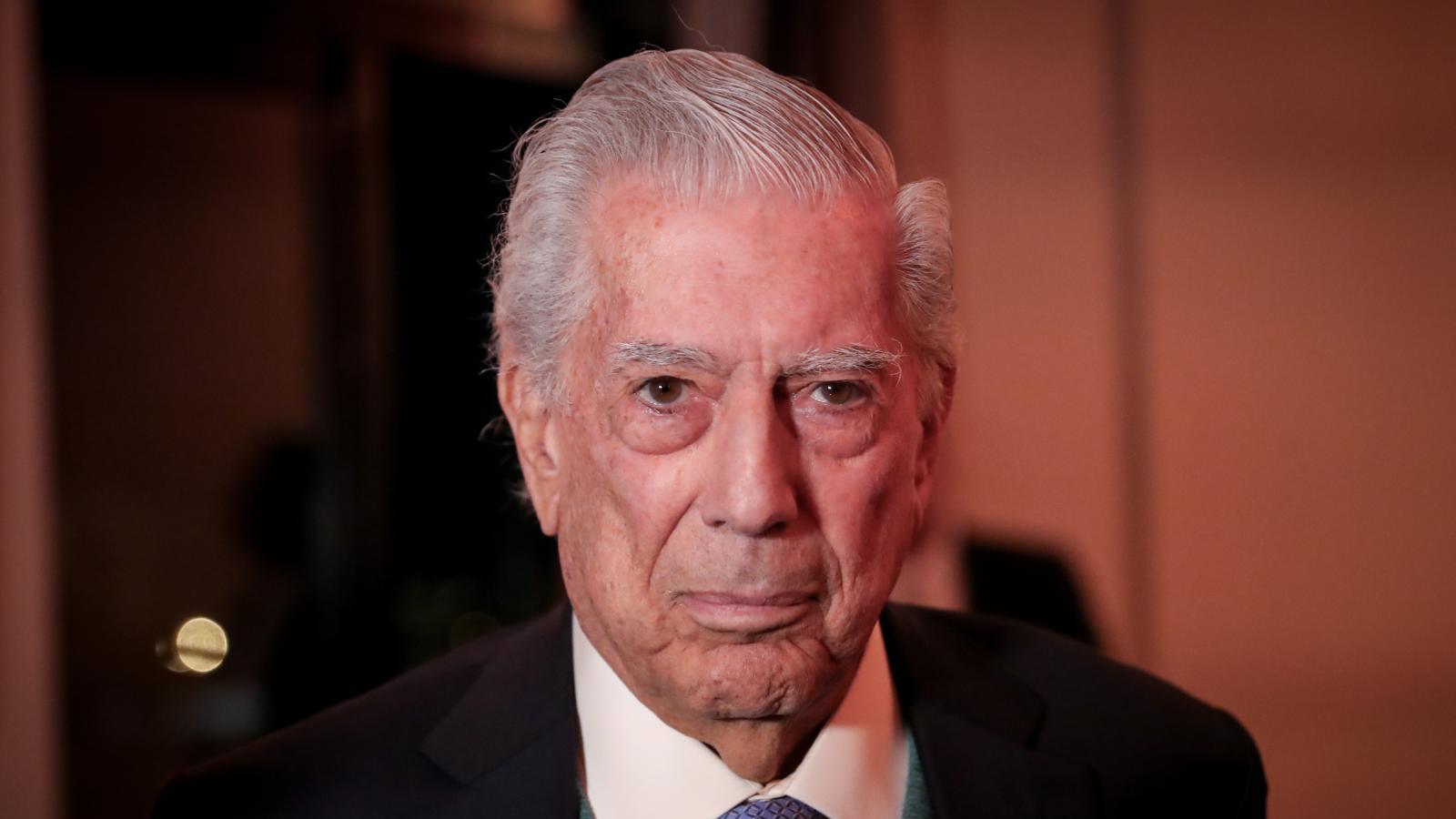 Mario Vargas Llosa, Patrono de Honor del Teatro Real
