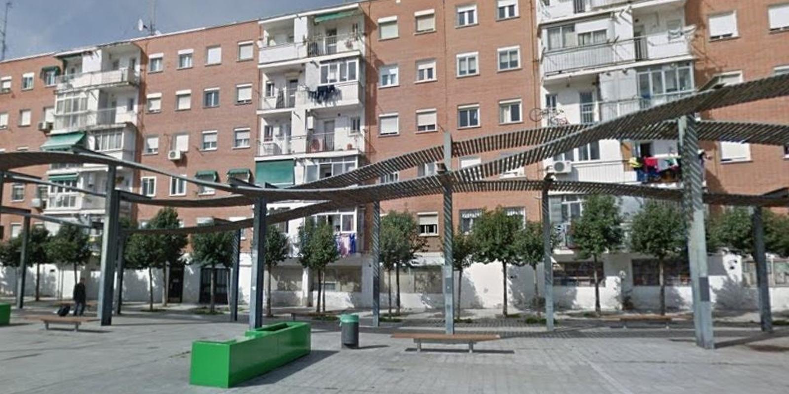 Detenido un hombre por incendiar varios contenedores de basura esta madrugada en Alcorcón