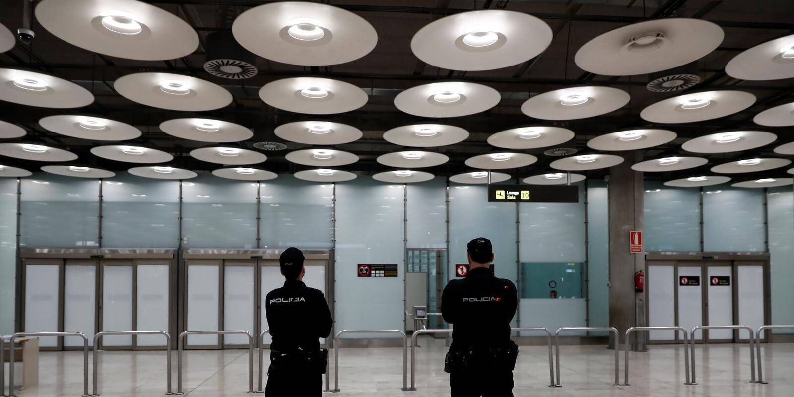 Aguado denuncia que el aeropuerto de Barajas sigue siendo "un coladero" de positivos con la covid-19