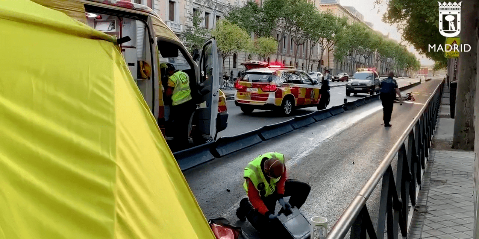 Heridas graves dos personas que viajaban en una moto al colisionar con un vehículo en la zona de Retiro