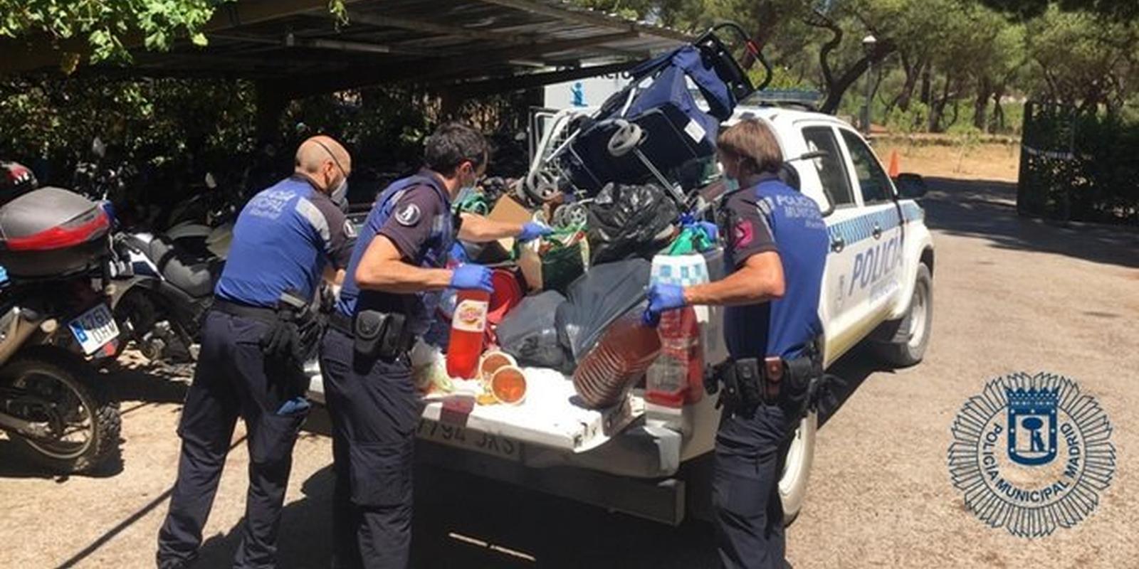Requisada gran cantidad de comida oculta en carritos de bebé que se vendía sin permiso en Casa de Campo