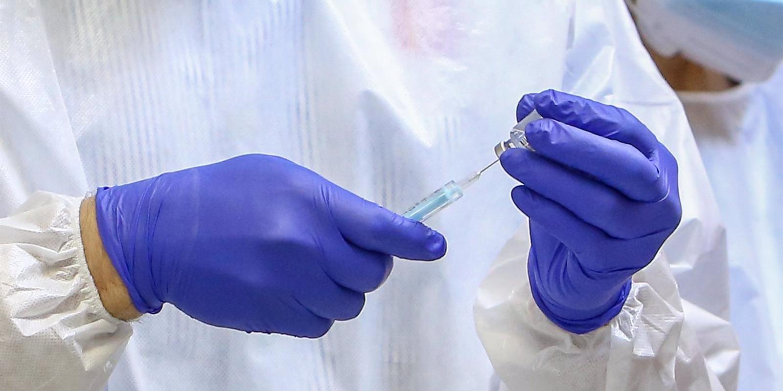 Continúa la vacunación en residencias y hospitales que lo tenían programado a pesar de la nieve Continúa la vacunación en residencias y hospitales que lo tenían programado a pesar de la nieve