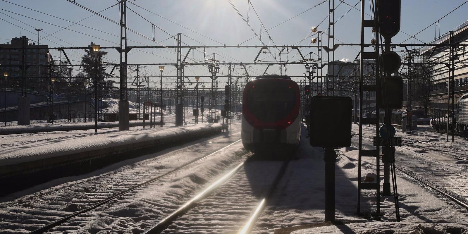 Cercanías restablece el servicio en todas sus líneas excepto en el tramo Santa María de la Alameda-El Escorial