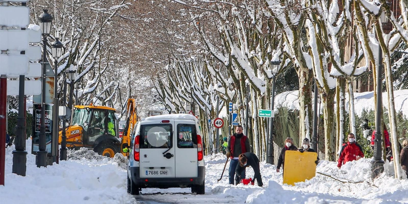 La Comunidad pone el foco en despejar de nieve las carreteras de pequeños municipios La Comunidad pone el foco en despejar de nieve las carreteras de pequeños municipios