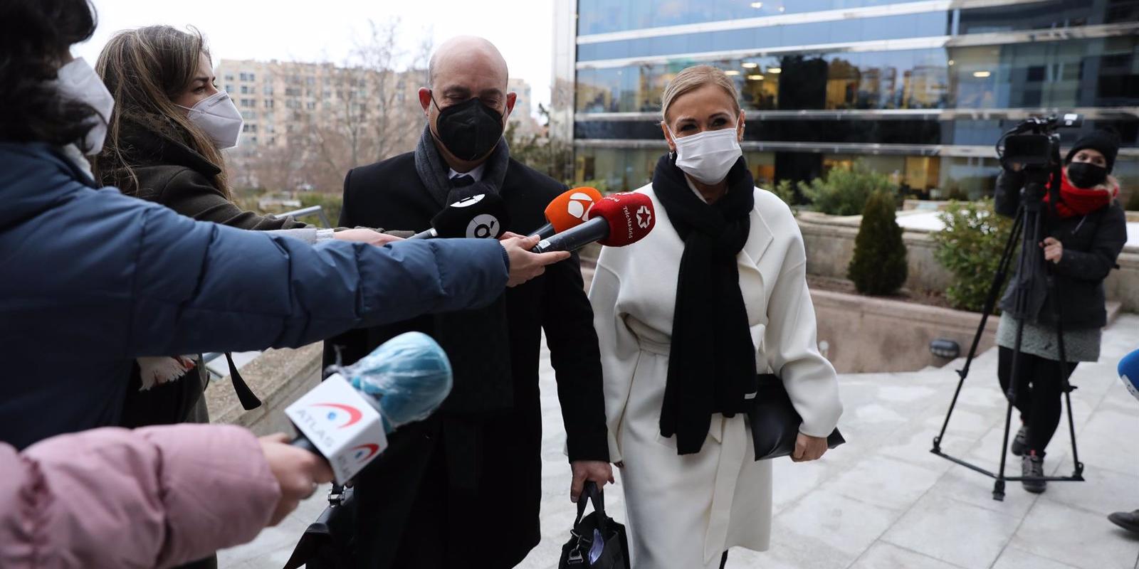 Cifuentes renuncia a la prueba de su agenda electrónica al exigirle el tribunal que se entregue por completo