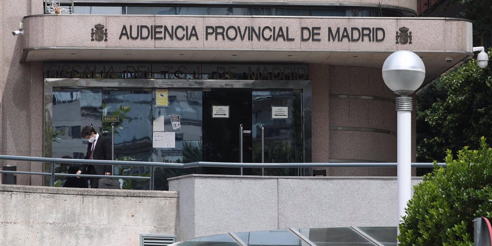 Piden 8 años de cárcel por falsificar monedas para apropiarse de dinero de las máquinas de billetes de Metro