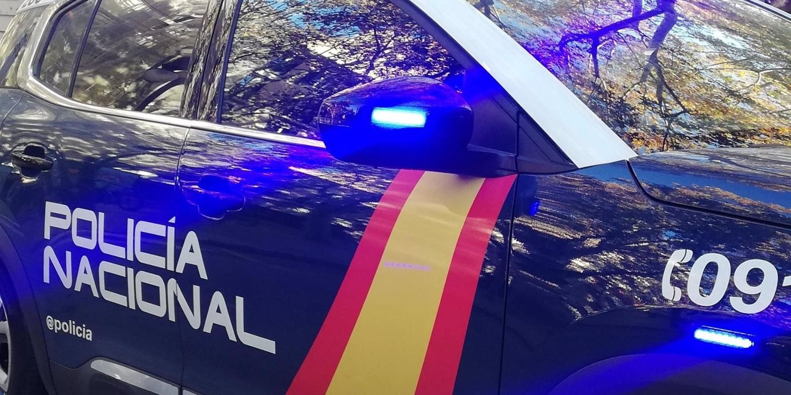Detenido por grabarse mientras conducía coches de alta gama a 165 km por hora y subir los vídeos a TikTok