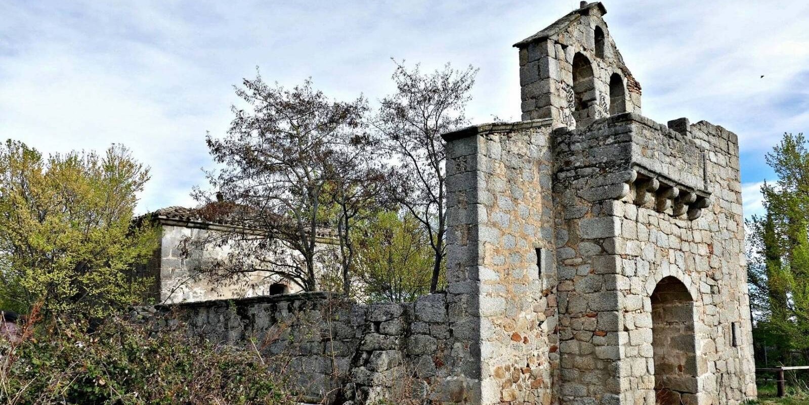 Salvemos Navalquejigo pide a la Comunidad que se declare Bien de Interés Patrimonial el conjunto medieval