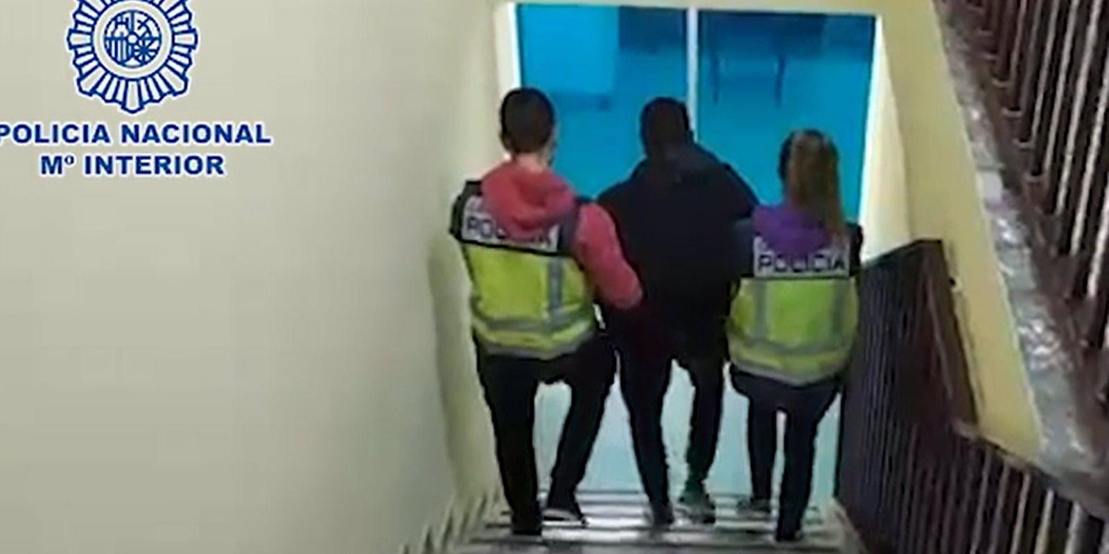Detenido un hombre que atracaba a mujeres a punta de navaja en Usera