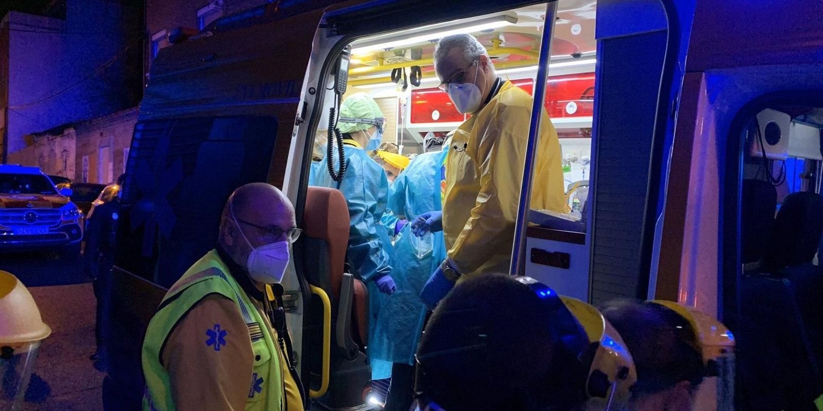 Un herido grave por una agresión con arma blanca en el interior de una vivienda en Puente de Vallecas