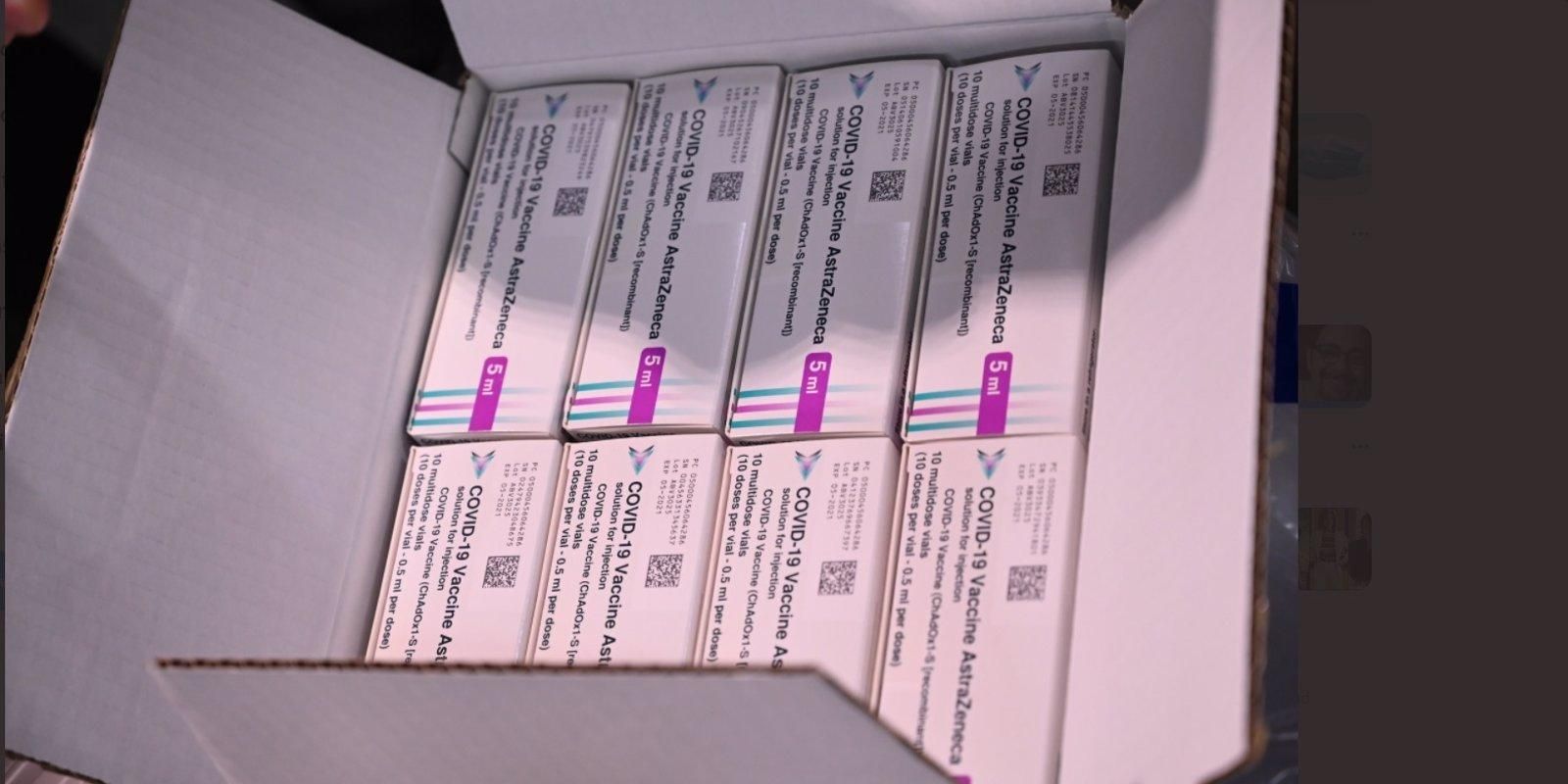 España recibe las primeras 196.800 dosis de la vacuna de AstraZeneca y la Universidad de Oxford