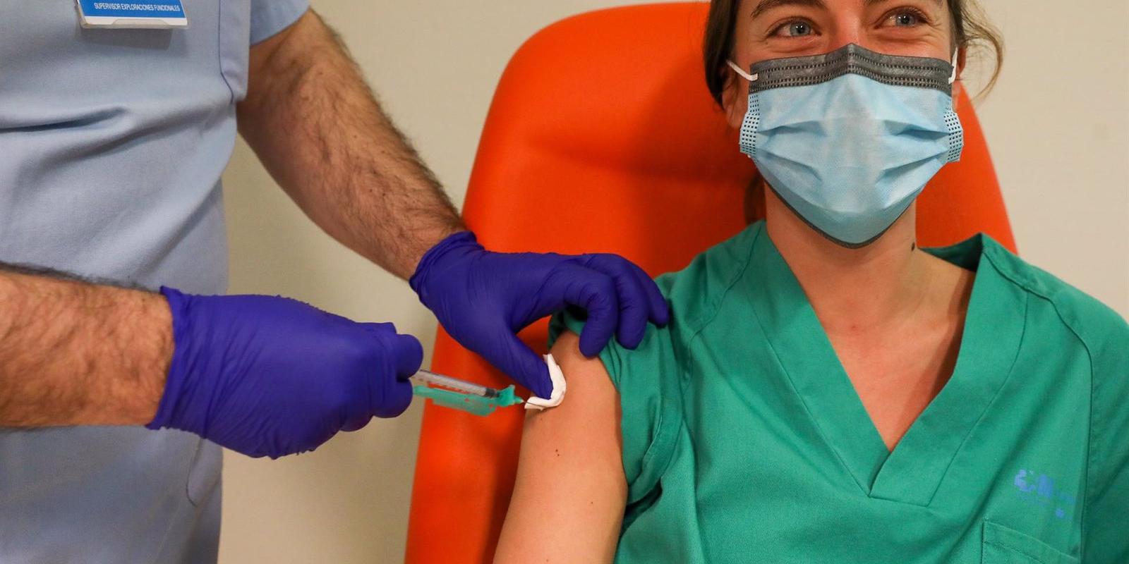 La Comunidad sumará 2.000 profesionales de enfermería a la vacunación