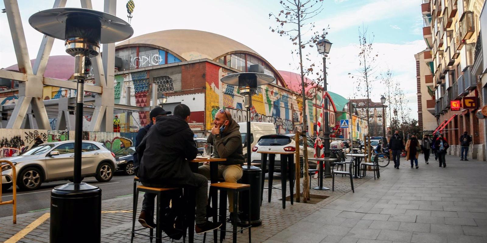 La hostelería madrileña valora de forma positiva que se permita flexibilizar el cierre a partir del jueves