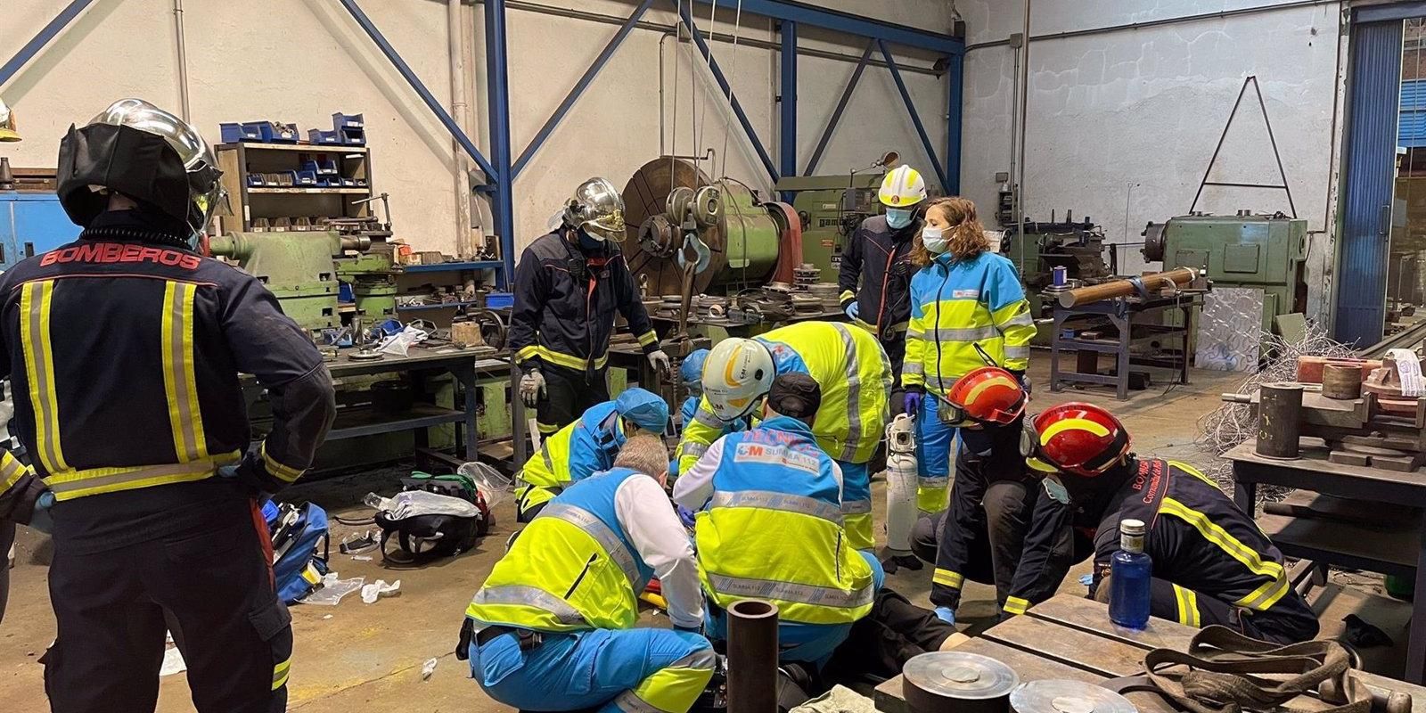 En estado muy grave un hombre de 80 años al que se le enganchó la ropa en un torno mientras trabajaba