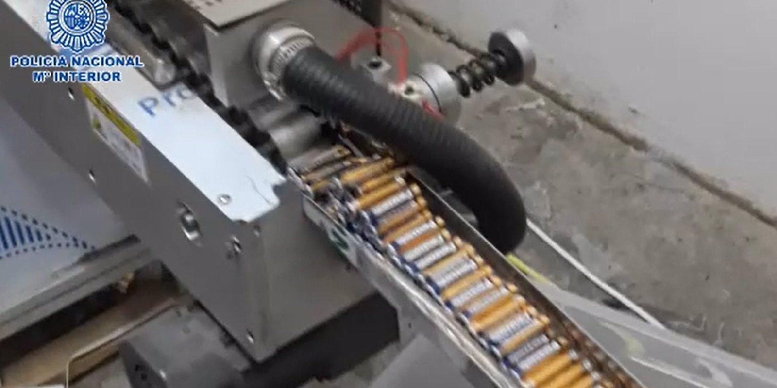 Cuatro detenidos y desmantelado un laboratorio de falsificación de pilas en Alcorcón