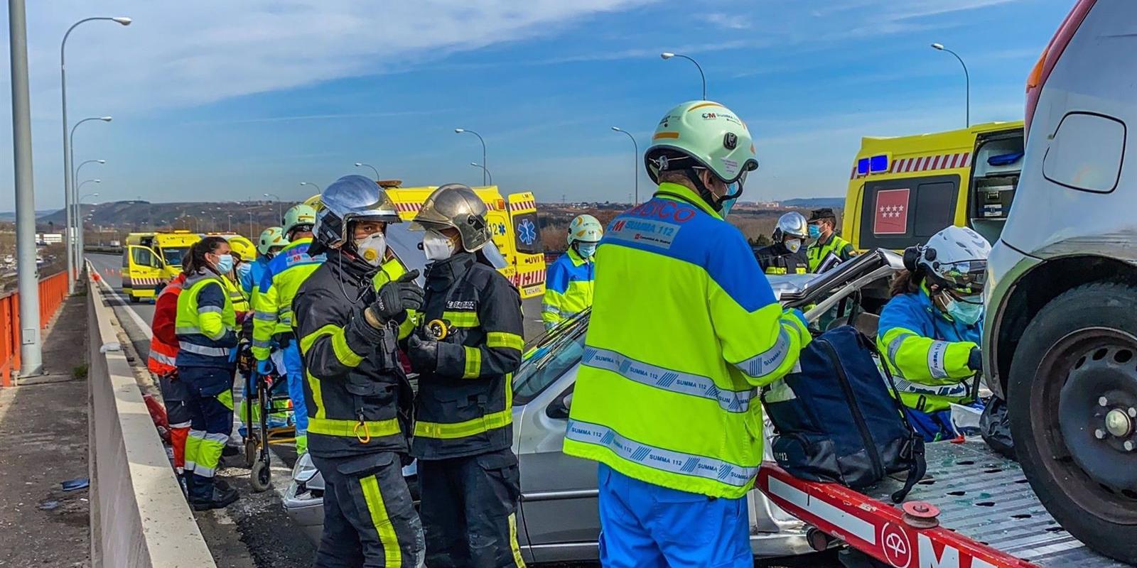Muere un gruísta y un chófer de VTC está grave tras ser atropellados por un vehículo en la M-45