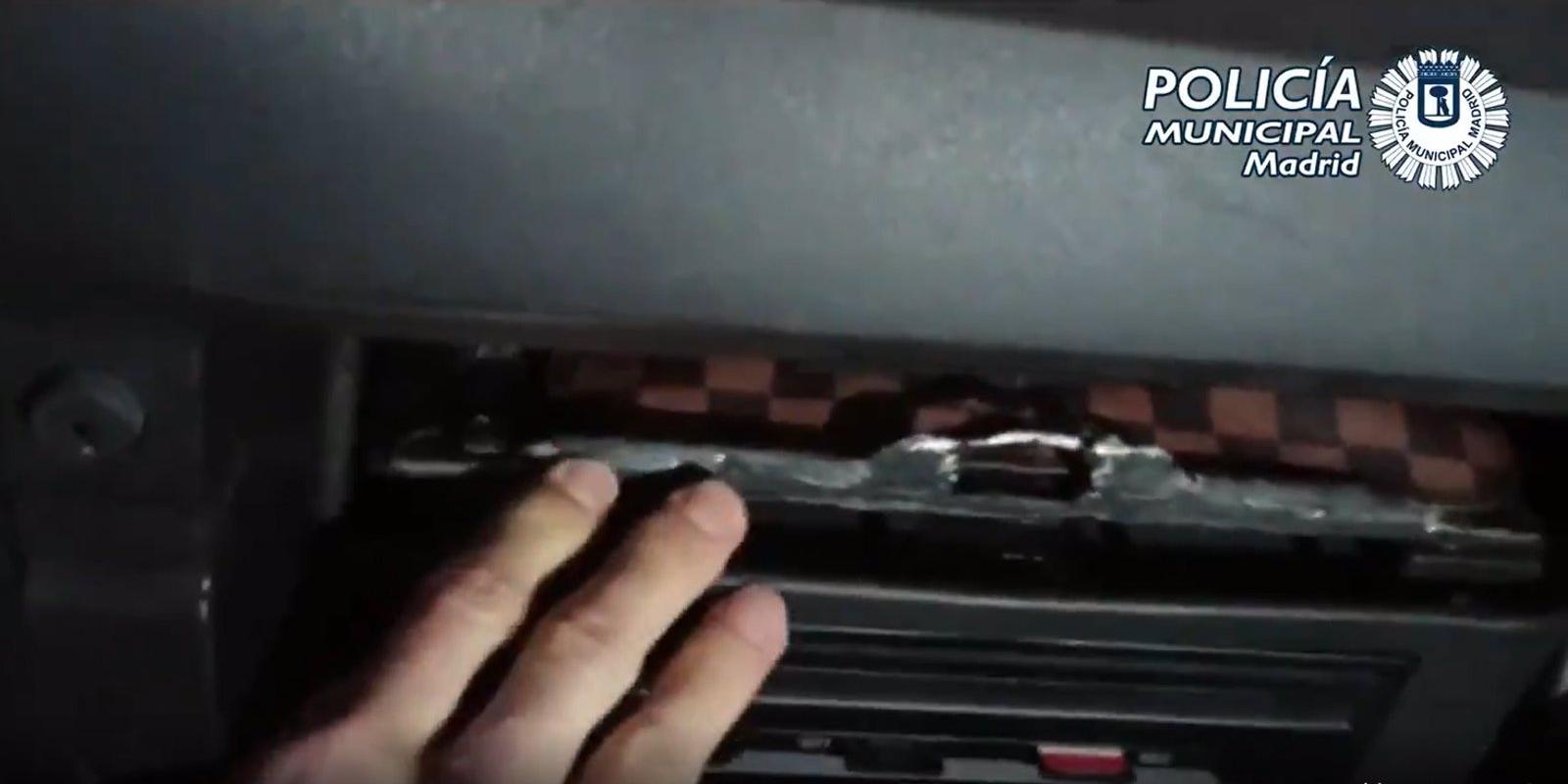 Detenido un hombre con 40 gramos de cocaína guardada en un compartimento oculto de un coche