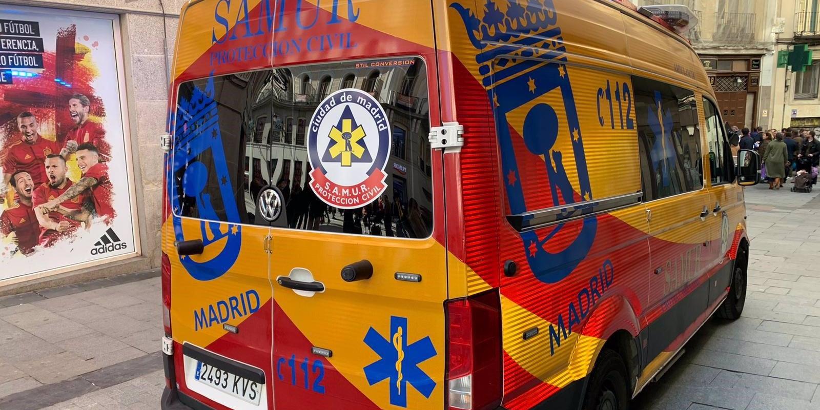 Un intoxicado en el incendio de una vivienda en el Centro