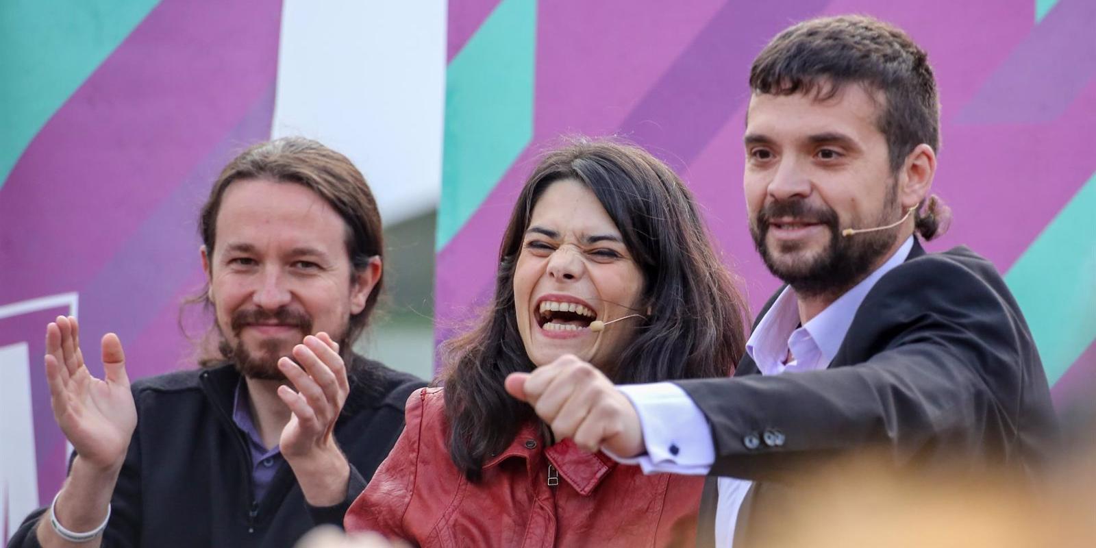 Iglesias presenta la lista a las primarias de Podemos con Serra de número dos