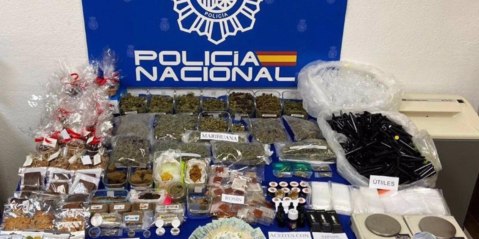 Detenidas dos empleadas de un club de fumadores donde requisaron hachís, marihuana, gominolas y dulces con THC