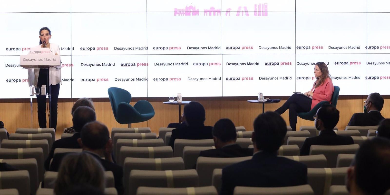 Monasterio carga contra el &quot;activismo político&quot; y el &quot;adoctrinamiento&quot; en las aulas