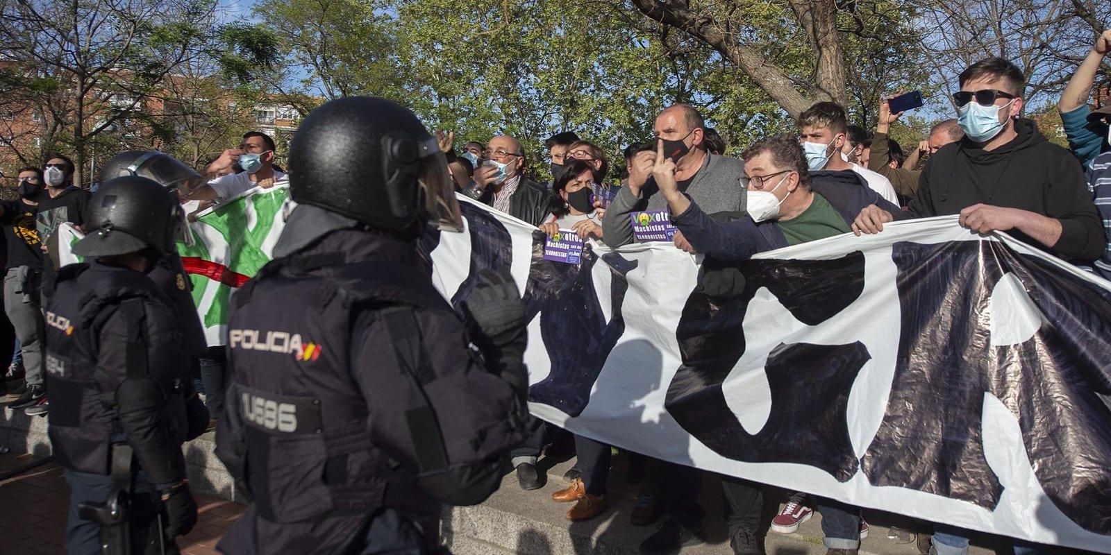 La Policía ha detenido ya a 13 personas por agredir a agentes en los disturbios de Vallecas, algunos bukaneros